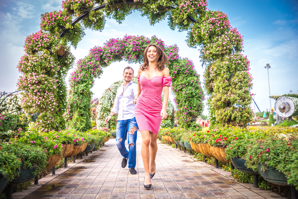 10 Types of Wedding Proposals in Dubai - Miracle Garden Proposal