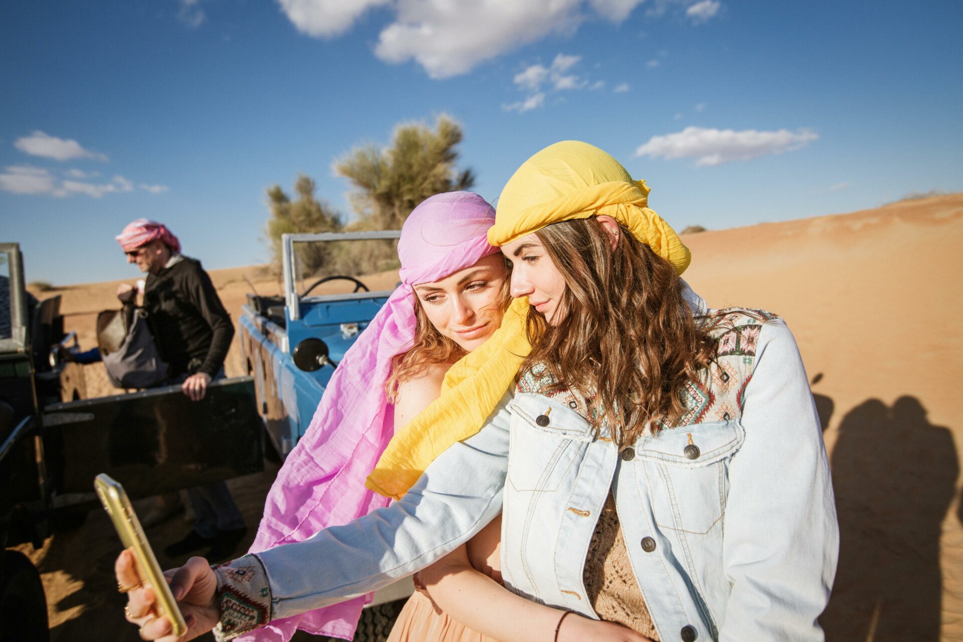 What to Wear in Dubai Dress Code for Tourists & Outfits to Wear - What to Wear in Dubai Desert Safari?