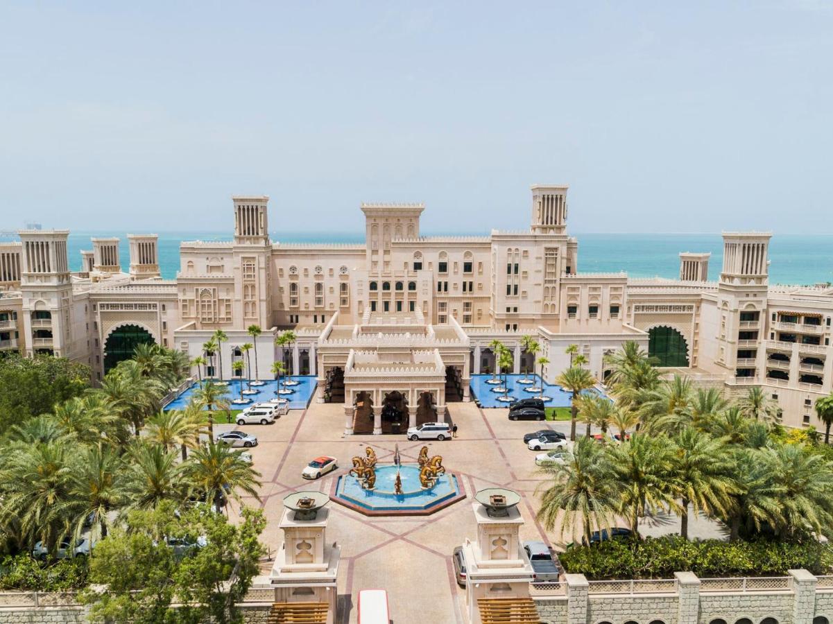 Best Beach Hotels in Jumeirah Beach in Dubai - Jumeirah Al Qasr