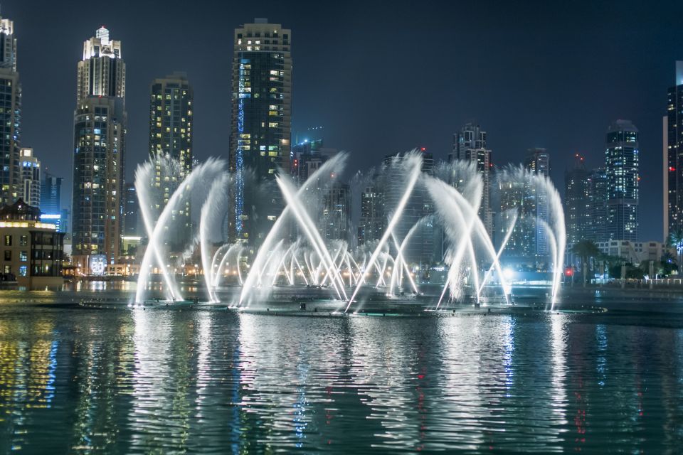 Dubai Fountain - Top 7 Things To Do in Dubai Mall