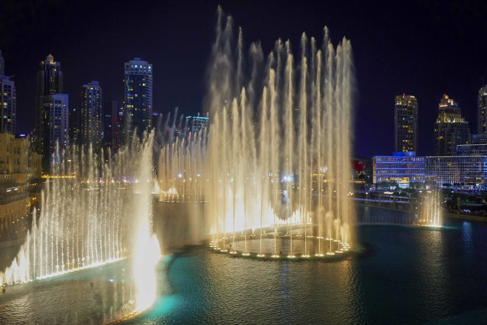 Dubai Fountain Show - 10 Most Popular Things to Do in Dubai