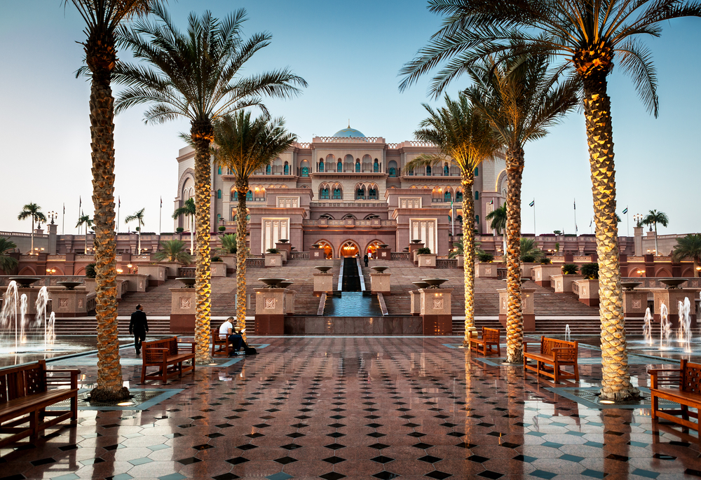 Travel to Abu Dhabi Complete Guide for a Day Trip - Emirates Palace