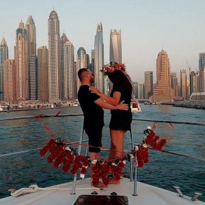 Wedding-proposal-Ideas-on-a-Yacht-in-Dubai-min